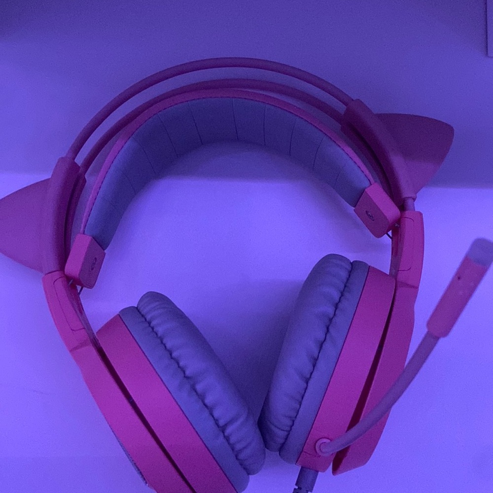 Pink gamer headphones